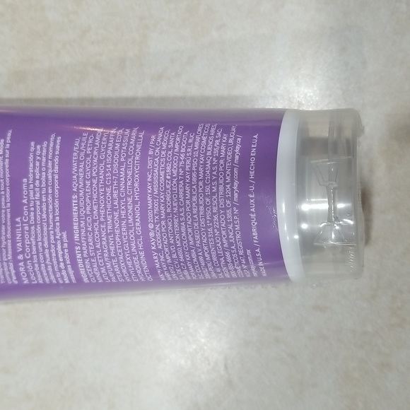 Mary Kay Berry and Vanilla scented body lotion 6.7 fl oz - Picture 3 of 4